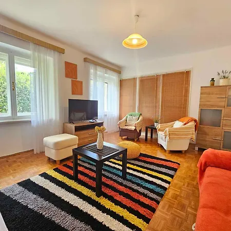 Apartamento In 15285