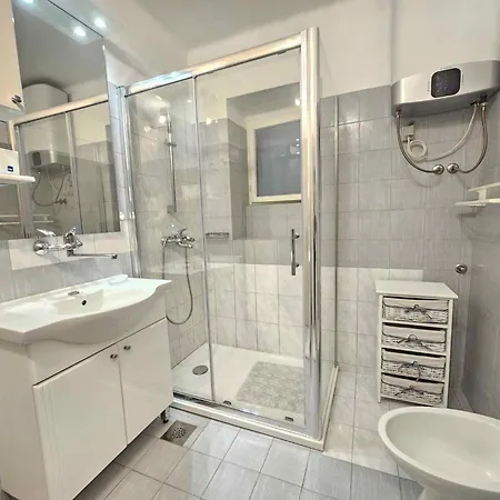 Apartamento In 15285 Novi Vinodolski