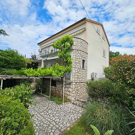 Apartamento In 15285 Novi Vinodolski