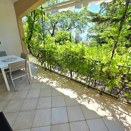 In 15285 Appartement Novi Vinodolski